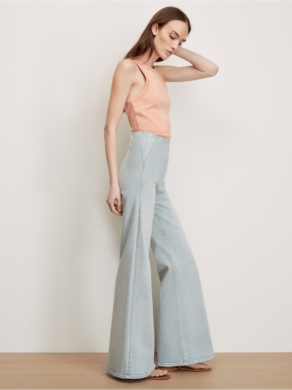 Veronica Beard Joplin Off-Duty Flare Jean – Light Blue | High-Rise Pull-On